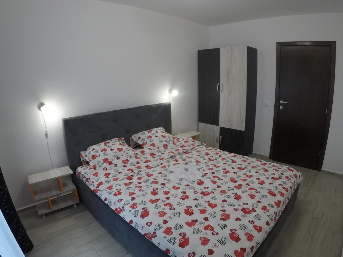 Ama Apartament Cu Terasa 50 Mp & Parcare Braşov Buitenkant foto