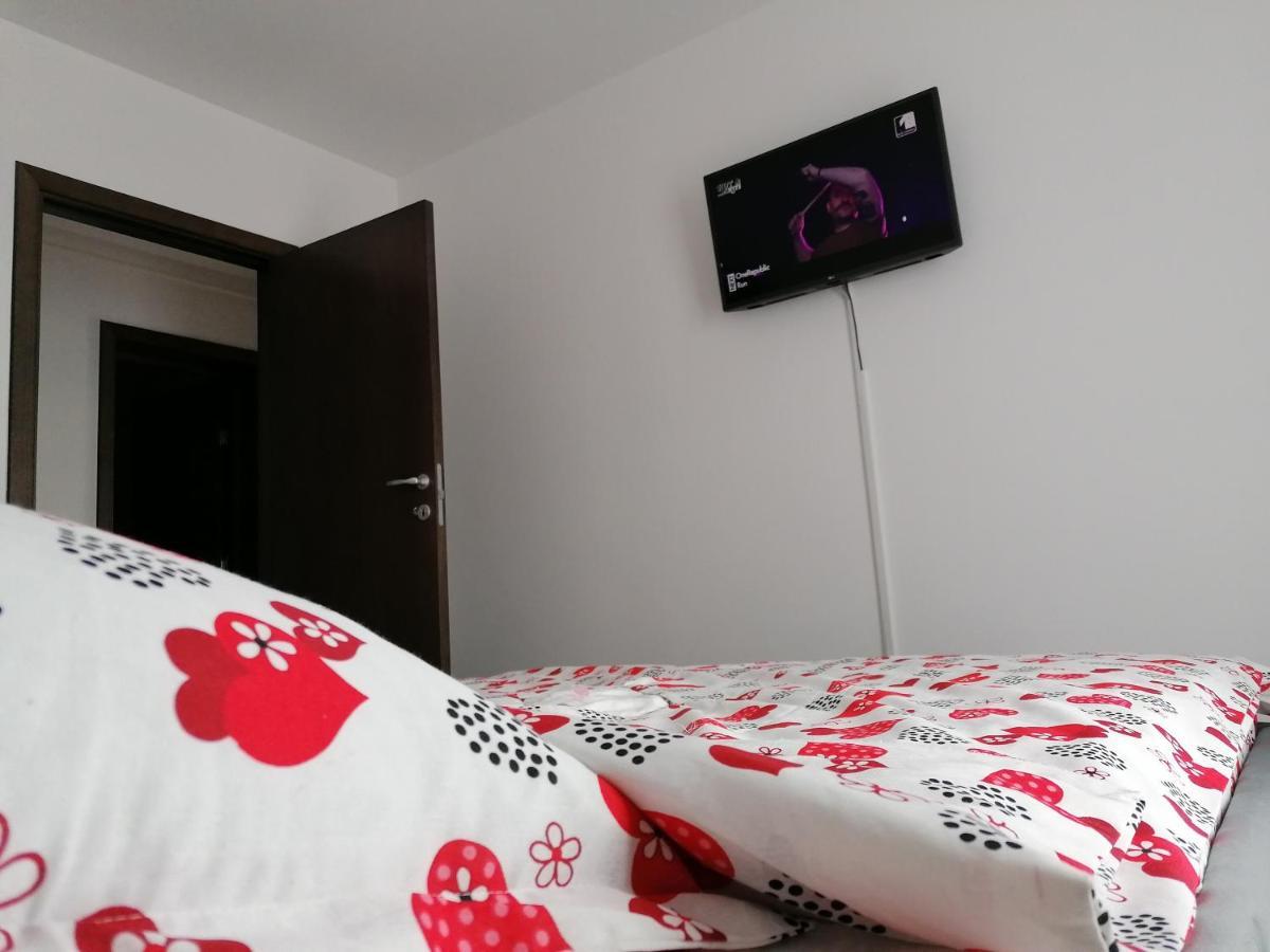 Ama Apartament Cu Terasa 50 Mp & Parcare Braşov Buitenkant foto