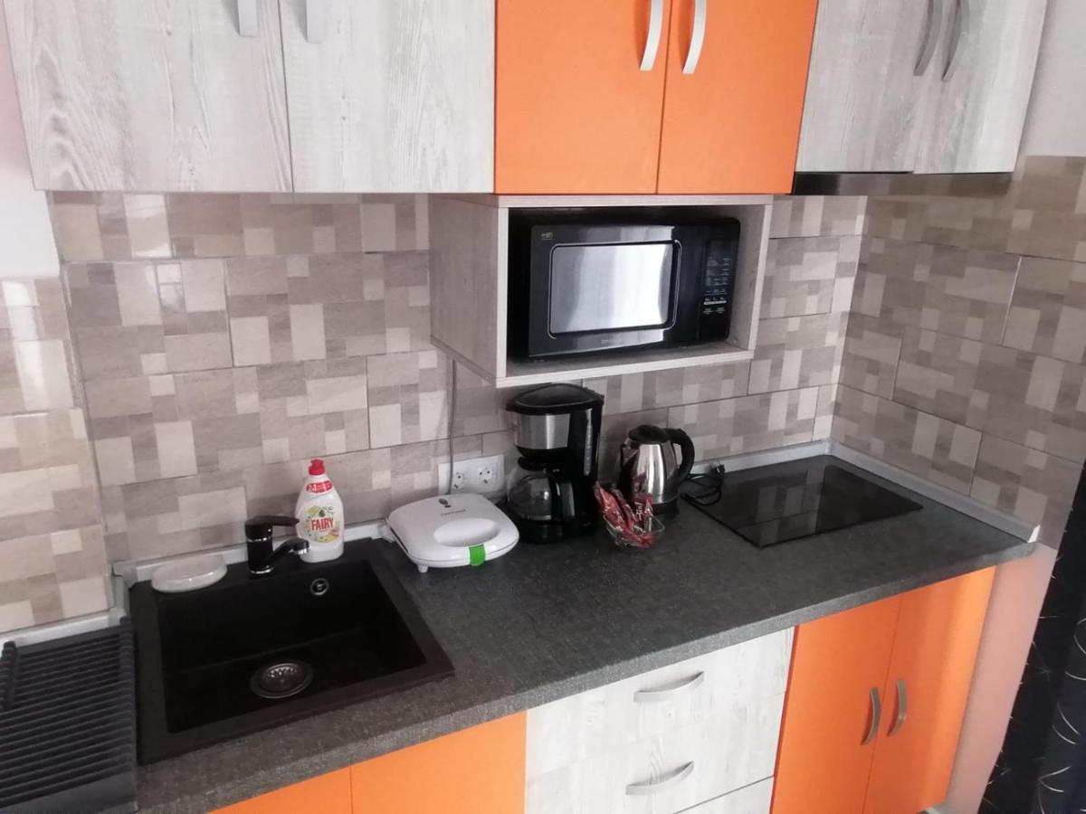 Ama Apartament Cu Terasa 50 Mp & Parcare Braşov Buitenkant foto