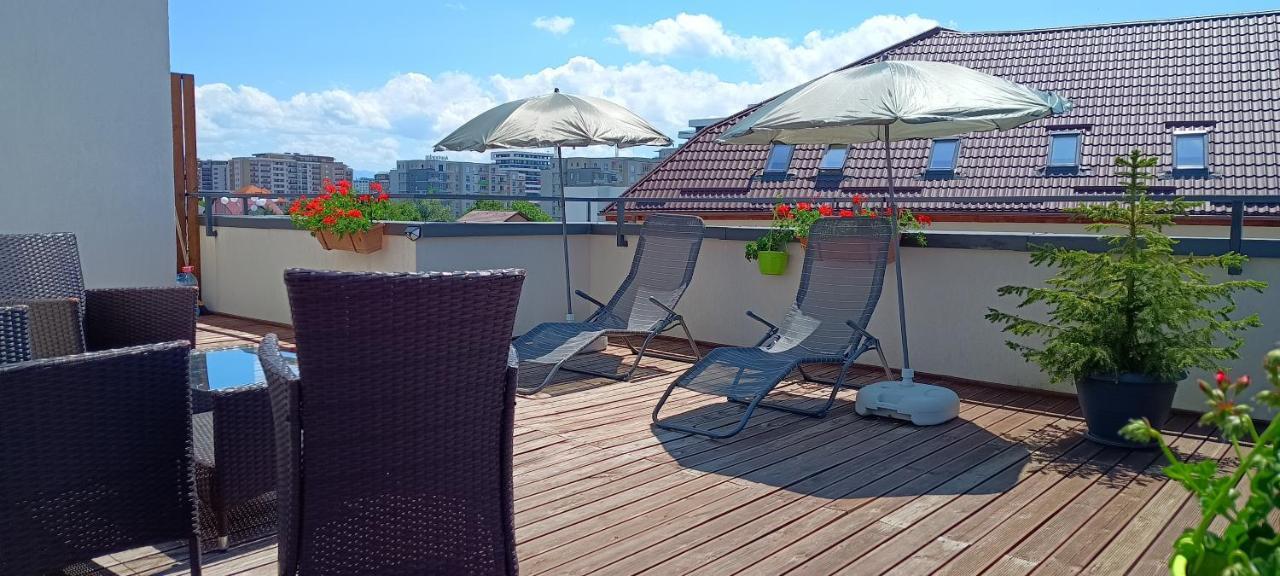 Ama Apartament Cu Terasa 50 Mp & Parcare Braşov Buitenkant foto